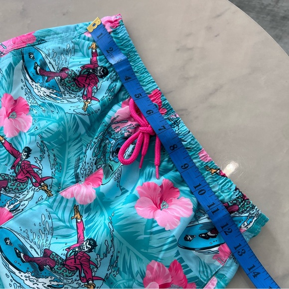 Batman Mens Boys 7” Tropical Swim Trunks. - Picture 6 of 7